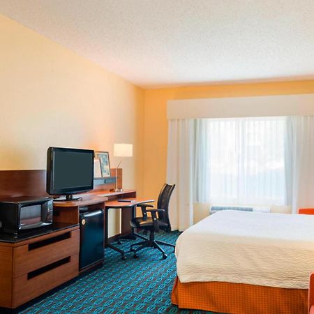 Fairfield Inn & Suites By Marriott Allentown Bethlehem/Lehigh Valley Airport Exterior photo