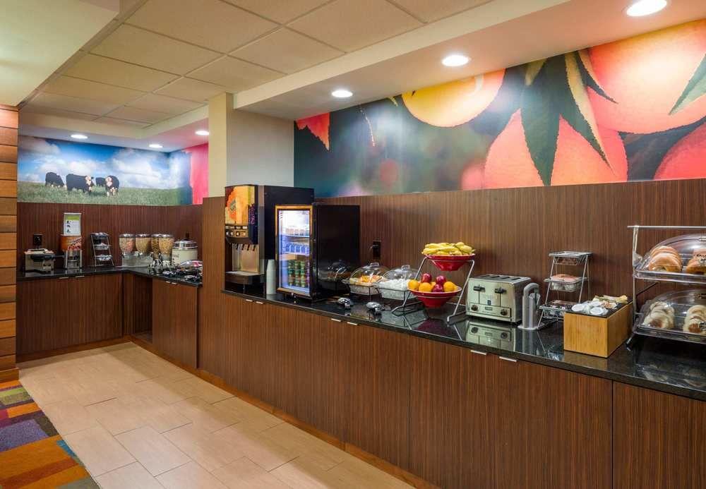 Fairfield Inn & Suites By Marriott Allentown Bethlehem/Lehigh Valley Airport Exterior photo