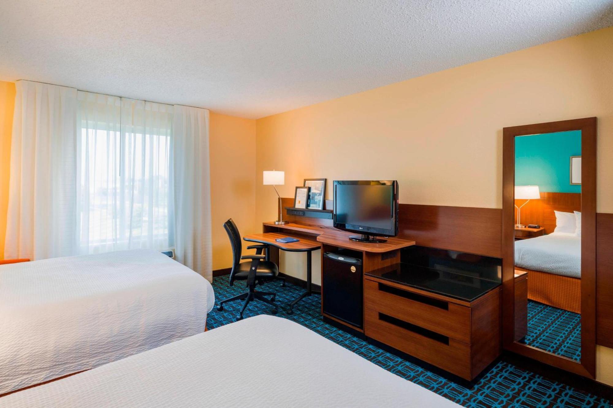 Fairfield Inn & Suites By Marriott Allentown Bethlehem/Lehigh Valley Airport Exterior photo