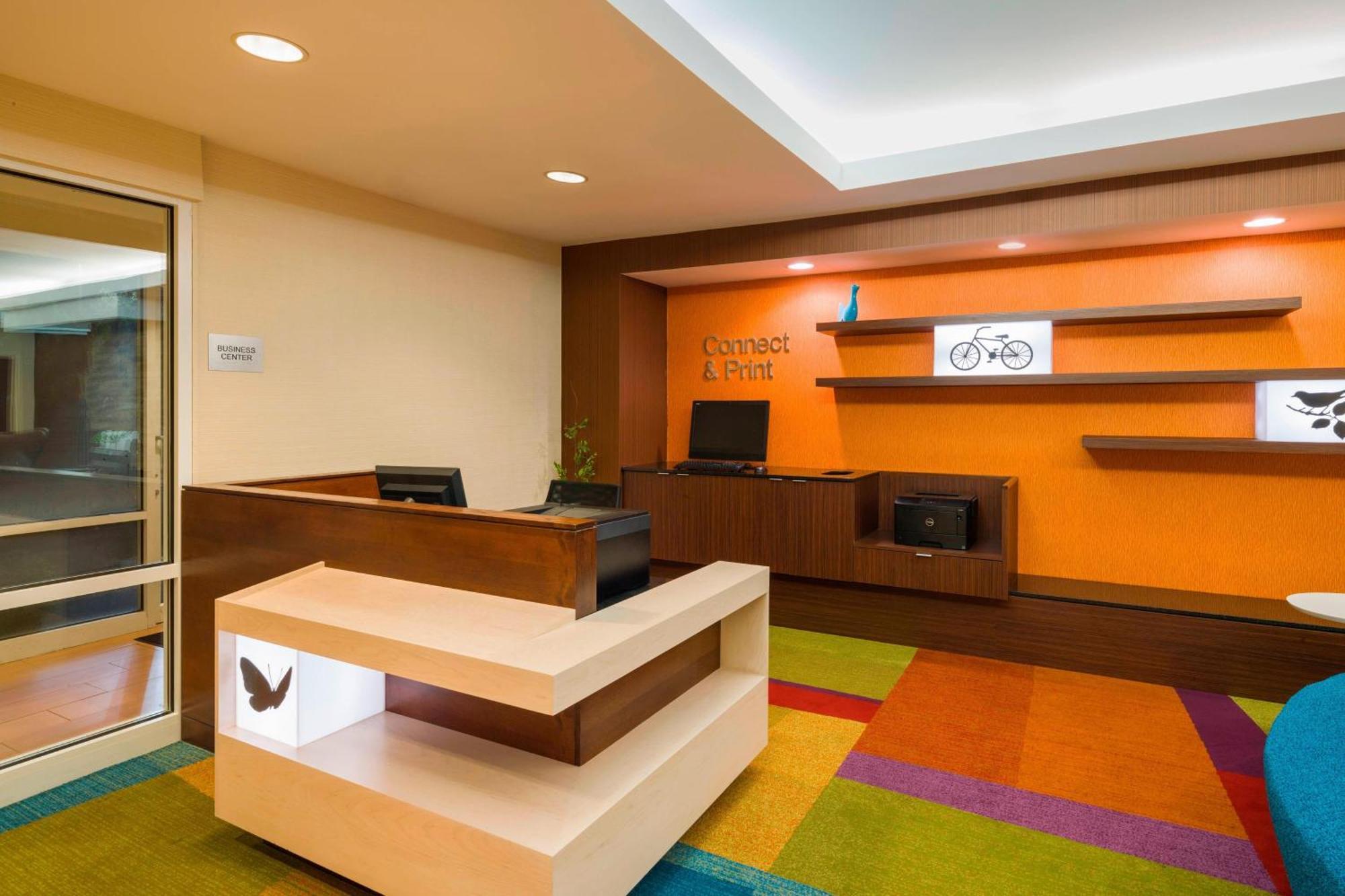 Fairfield Inn & Suites By Marriott Allentown Bethlehem/Lehigh Valley Airport Exterior photo