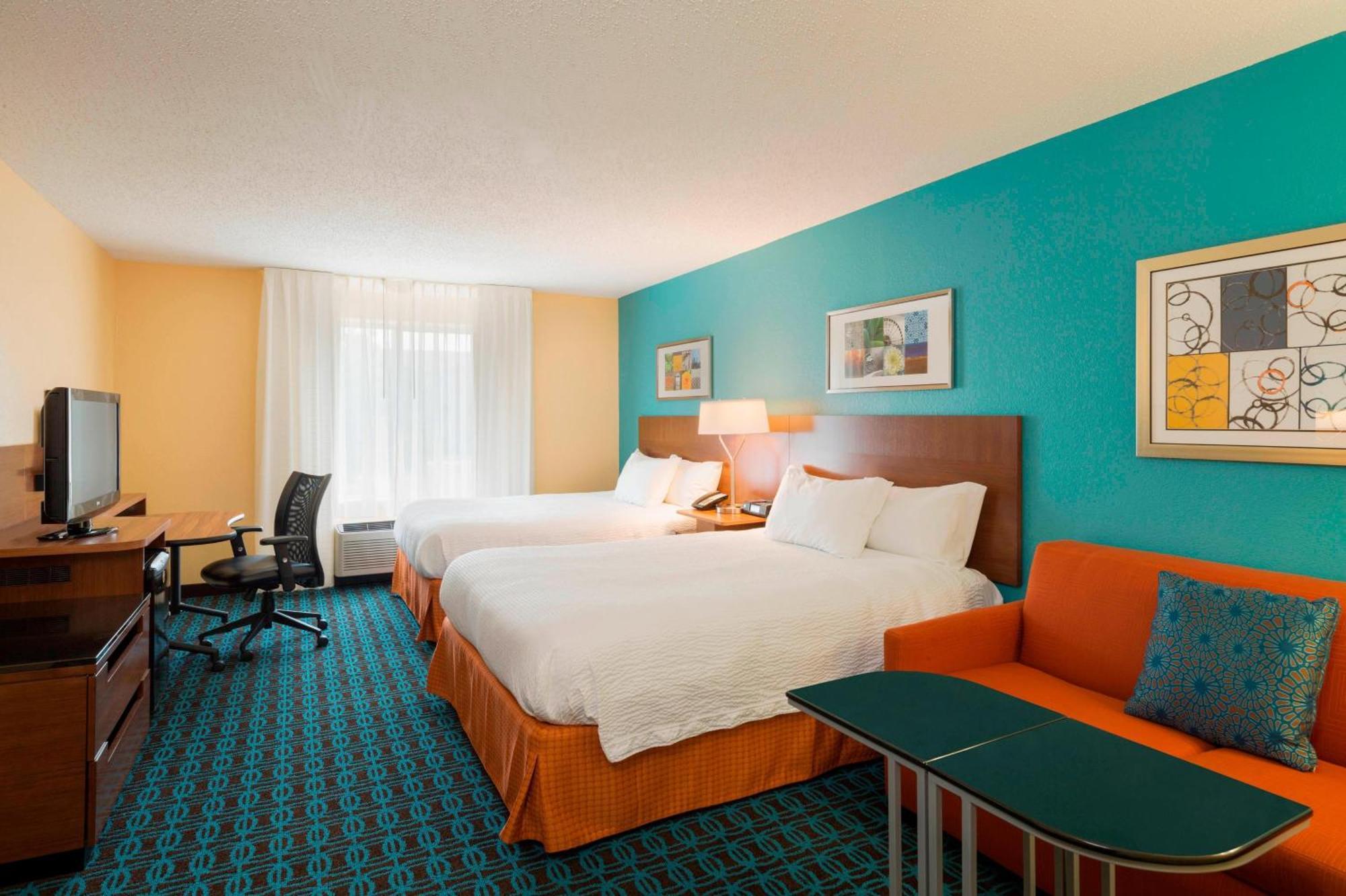 Fairfield Inn & Suites By Marriott Allentown Bethlehem/Lehigh Valley Airport Exterior photo