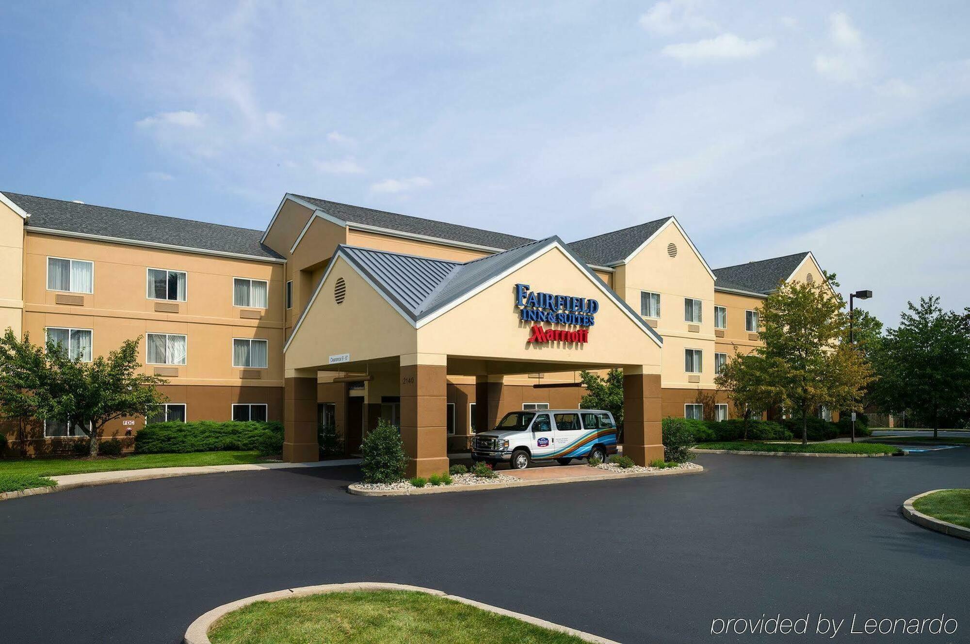 Fairfield Inn & Suites By Marriott Allentown Bethlehem/Lehigh Valley Airport Exterior photo